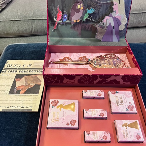 Disney Sleeping Beauty 1959 makeup & mirror collection from Besame. Sold Out! - Picture 2 of 15